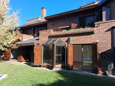 Casa en Alquiler en Martinez, USD 3.500