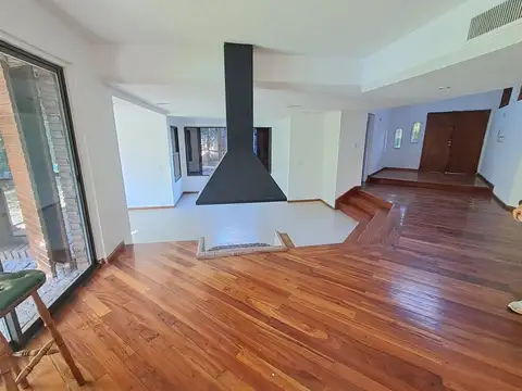 ALQUILER CASA SIETE AMBIENTES MARTINEZ