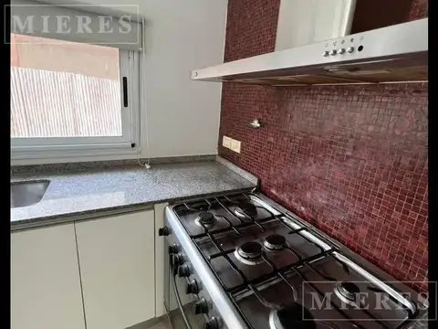 Casa en alquiler anual en Los Sauces, lote interno, Nordelta.
