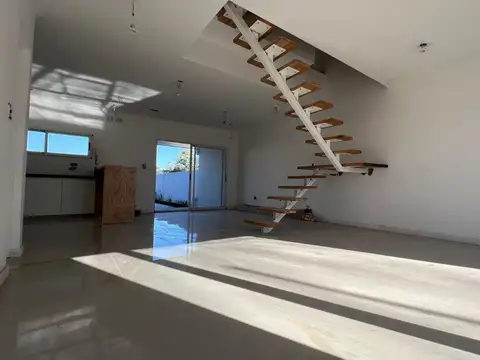 Depto Tipo Casa en Venta en Mercedes, USD 120.000