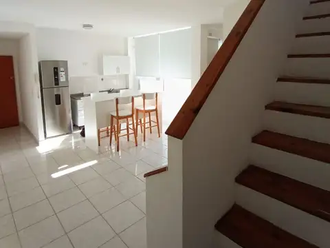 Depto Tipo Casa en Venta en Villa Pueyrredon, USD 114.900