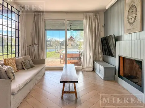 Casa 7 ambientes con 4 baños