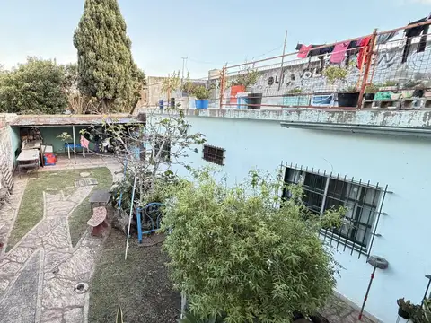 Casa en Venta con 4 cocheras