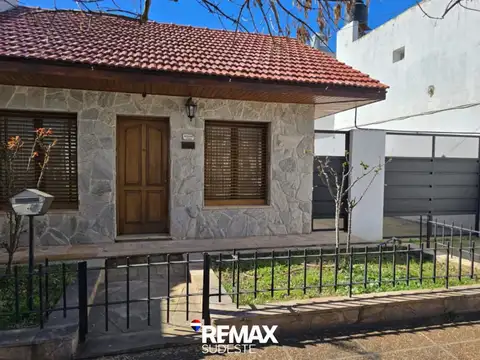 VENTA CASA DE 2 DORMIS C/ GALPON Bo. SAN CAYETANO