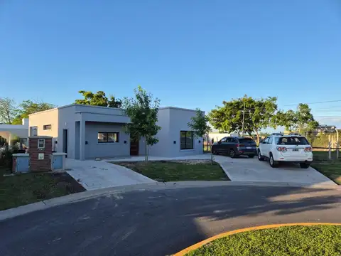 Alquiler de Casa 4 ambientes en Santa Lucia, Pilar