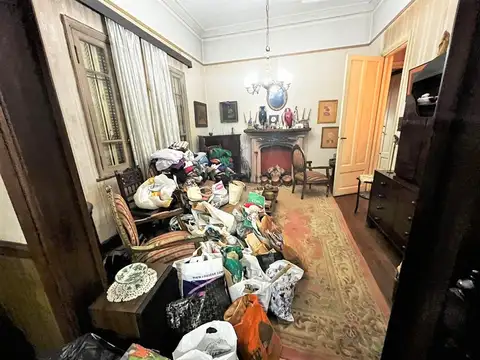 Casa 7 ambientes con 2 baños