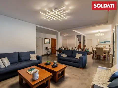 Casa 6 ambientes con 3 baños