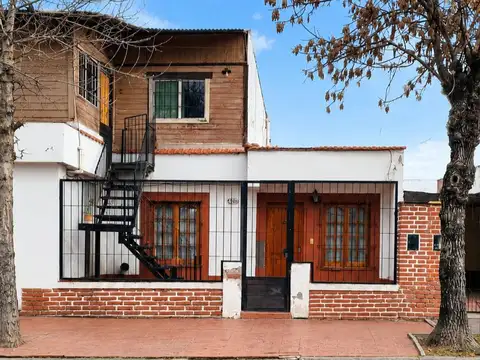 CASA EN VENTA - PEDERNERA al 900 -