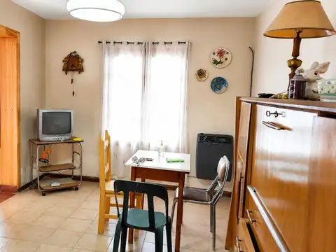 CASA EN VENTA - PEDERNERA al  al 900