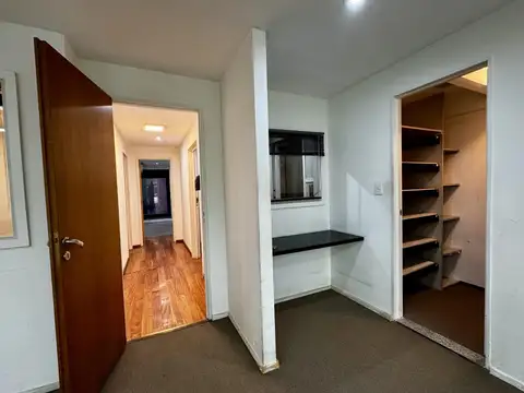 Oficina en Alquiler al Este