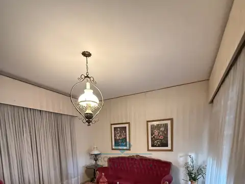   VENTA - CASA 3 DORM A REFACCIONAR - AV. SAN MARTÍN - COLONIA CAROYA