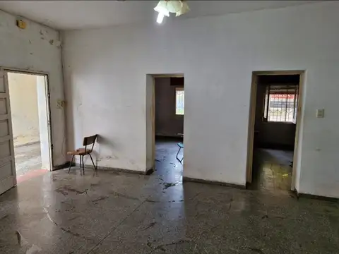 CASA A RECICLAR EN VENTA - MICROCENTRO DE RESISTENCIA