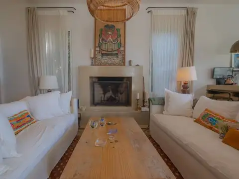 Casa sobre el cerro San Antonio con vista a la bahia de Piriapolis