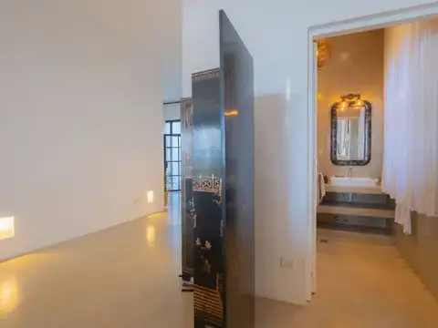 Casa sobre el cerro San Antonio con vista a la bahia de Piriapolis