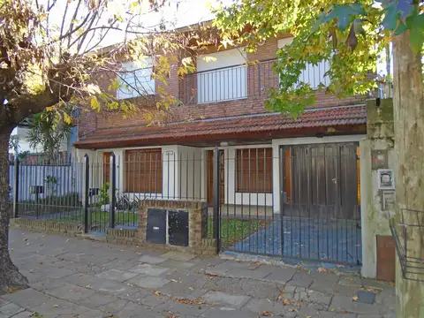 VENTA 2 CASAS 3 AMBIENTES EN MARTÍNEZ