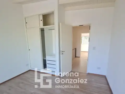 Duplex en Alquiler, Dos Dormitorios con garage