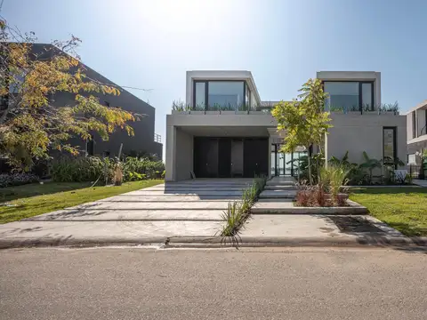 Casa en Venta de 5 dormitorios