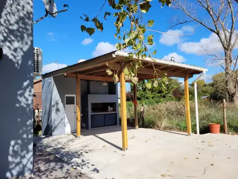 Casa moderna con pileta en Lomas Altas, Chascomús