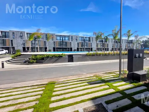 Casa Tríplex en SUNNY - Camino de los Remeros Tigre - Jardín Parrilla - Lote 64 Frente a PILETA