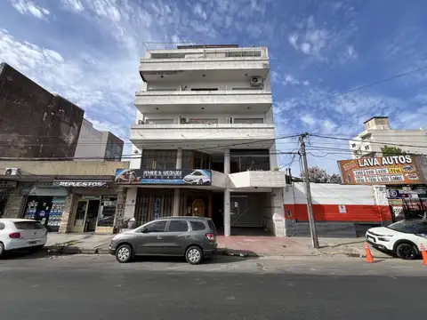 Av. Pres. Juan Domingo Peron 2200, Piso PB