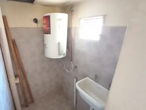 Casa 2 ambientes con 1 baño