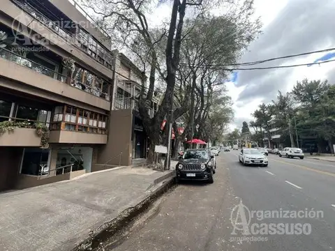 Local en Alquiler en Acassuso Vías  /  Libertador, USD 800