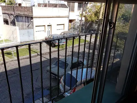 Depto 3 amb por escalera