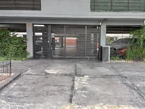 COCHERA MUY ESPACIOSA VENTA YA POR VIAJE!