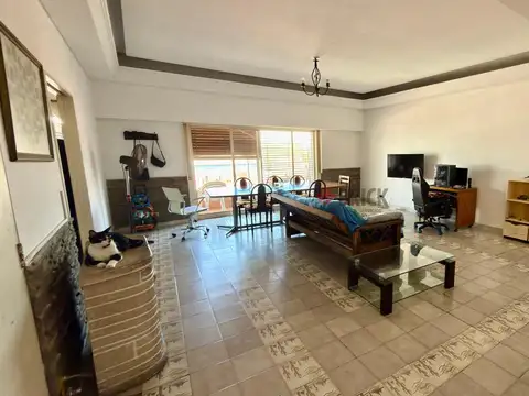 Espacioso departamento en Ciudadela