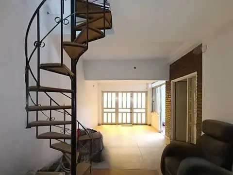 Depto Tipo Casa 5 ambientes con 1 baño