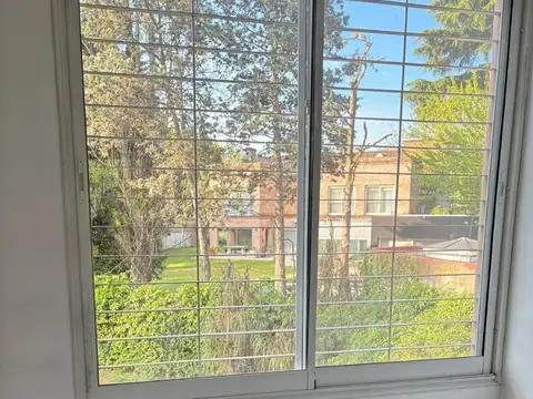 Casa 5 ambientes con 4 baños