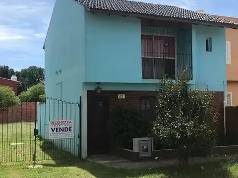 DUPLEX CUATRO AMBIENTES CON FONDO LIBRE! - TODOS LOS SERVICIOS CONECTADOS 