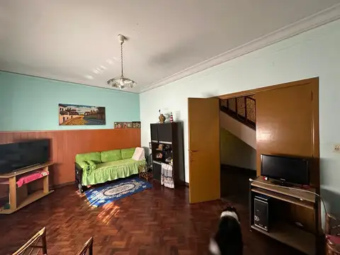Casa en Venta con 3 cocheras