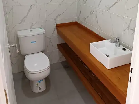 Casa 5 ambientes en barrio el Canton Norte