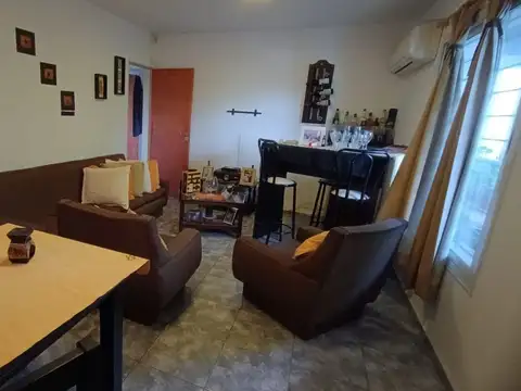 Casa 3 ambientes con 1 baño