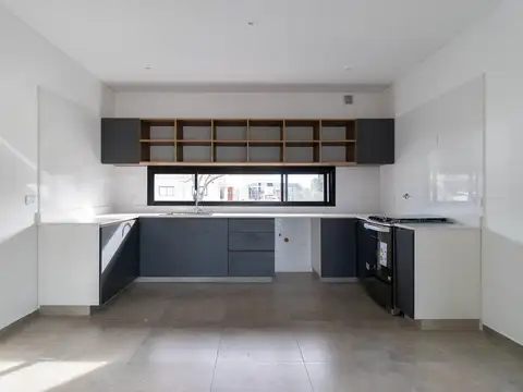 Casa 5 ambientes con 3 baños