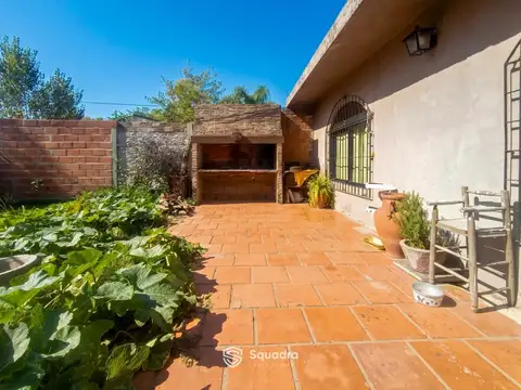 VENTA | PERMUTA - Casa de 3 dormitorios y jardín - Barrio Alberdi, Rosario.
