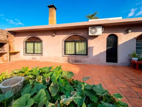 VENTA | PERMUTA - Casa de 3 dormitorios y jardín - Barrio Alberdi, Rosario.