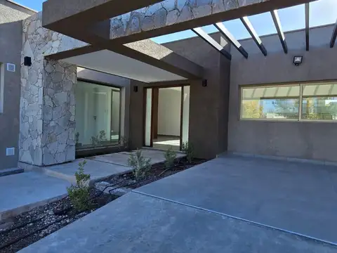 Casa en Alquiler en Chacras de Coria, USD 1.800