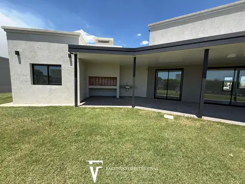 Casa 4 ambientes con 2 baños