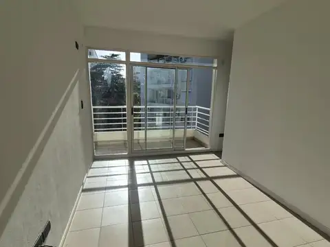 Alquilo Monoambiente con dormitorio Excelente estado Super Luminoso