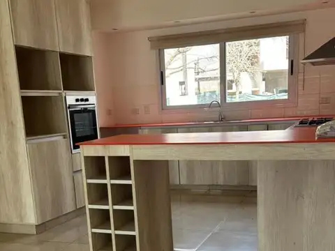 Casa en Alquiler de 3 dormitorios