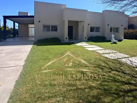 Casa en Alquiler de 3 dormitorios