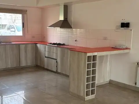 Casa 4 ambientes con 4 baños
