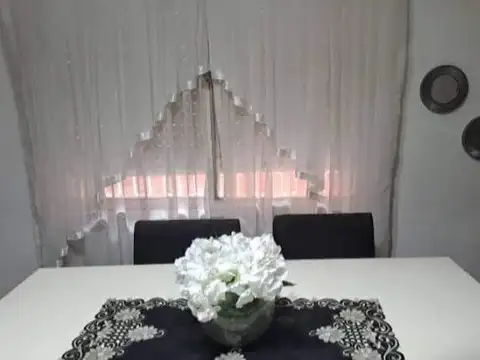 Depto Tipo Casa 6 ambientes con 3 baños