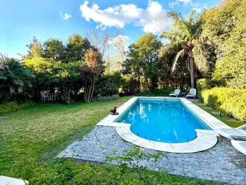 Juan Pedro Echeverría 800