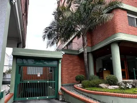 Alfredo Bayardi 2500, Piso 4