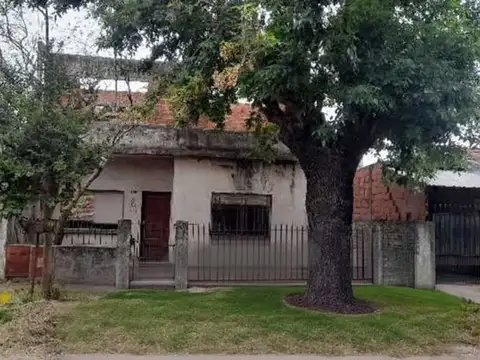 CASA 3 AMB  SOLIDA A REFACCIONAR  OPORTUNIDAD 