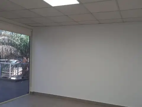 Oficina en Alquiler en Funes, $ 650.000