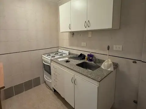 Departamento en Alquiler en Parque Chacabuco, $ 570.000